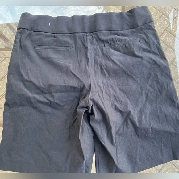 Women’s Ellen Tracey Black Shorts new nwot - Picture 2 of 5